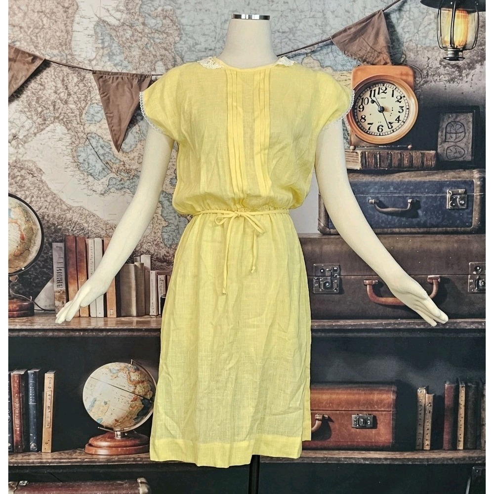 Vintage 1970s Dress Sunny Yellow White Lace Trim Collar Cuffs Fabric Belt Short